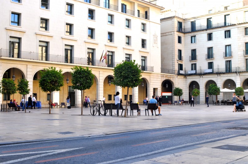 La Plaza del Ayuntamiento in Alicante