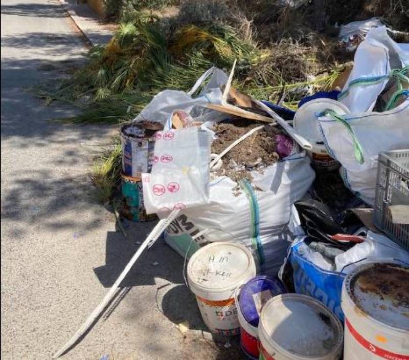 Orihuela Costa residents threaten legal action if rubbish collection services do not improve