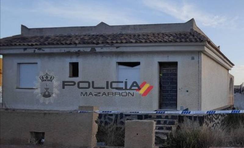 Local Police attend another squatter incident on the Camposol urbanisation