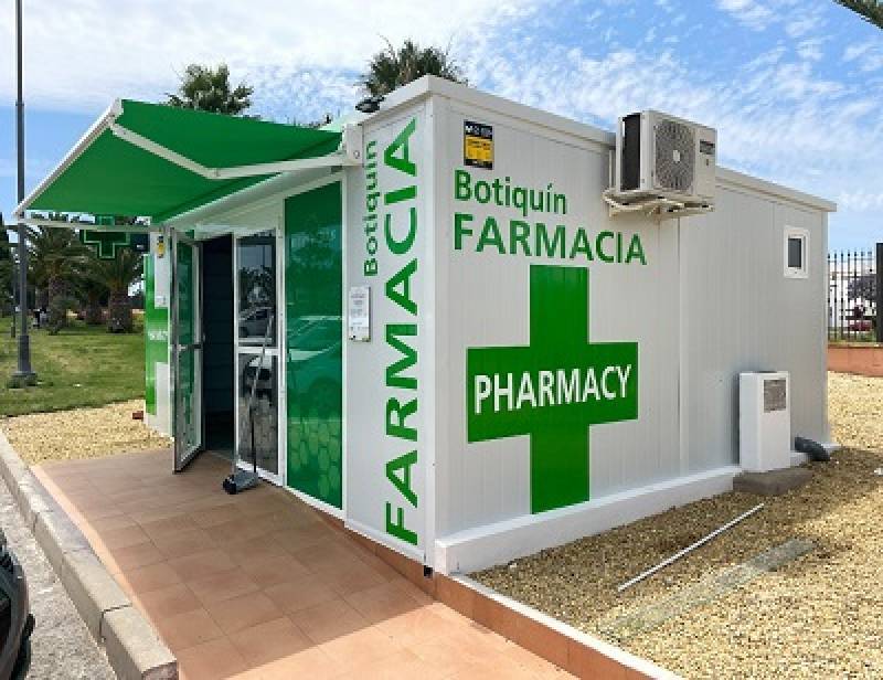 Summer opening times for Condado de Alhama Pharmacy