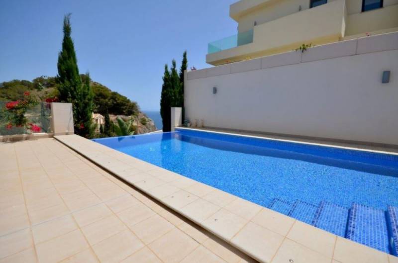 Murcia swimming pools face calls for closure this summer