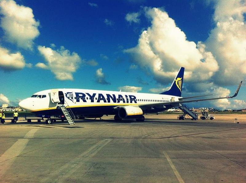 UK tourist collapses and dies while waiting for a flight home from Spain