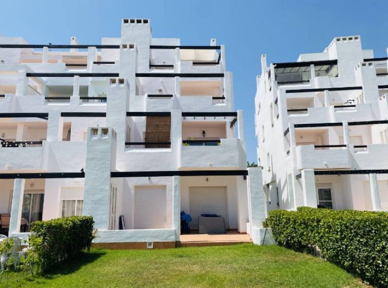 Corner golf apartment for sale at Terrazas de la Torre Golf Resort, Murcia for €130,000