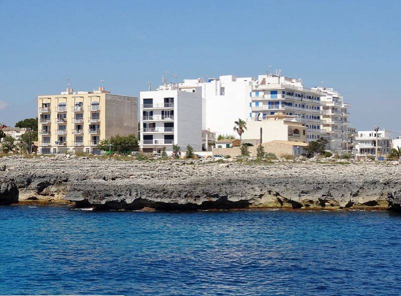 British tourist, 52, drowns in Mallorca hotel pool