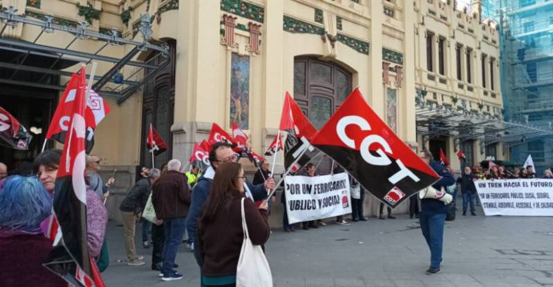 Spanish rail strikes called off after unions reach €1.8 billion deal