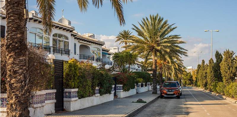 Alicante tops Spain's foreign property charts again with Brits still going strong