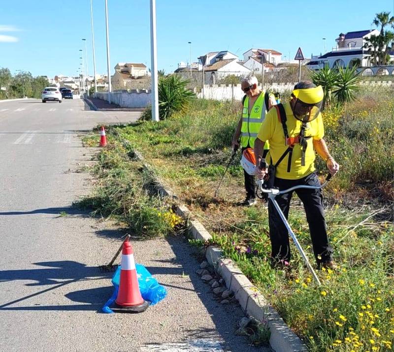 Camposol B Clean volunteers roll up their sleeves for another big tidy-up