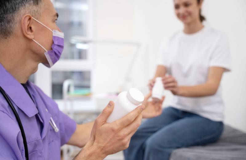 Spain moves closer to allowing nurses and physiotherapists prescribe medicines